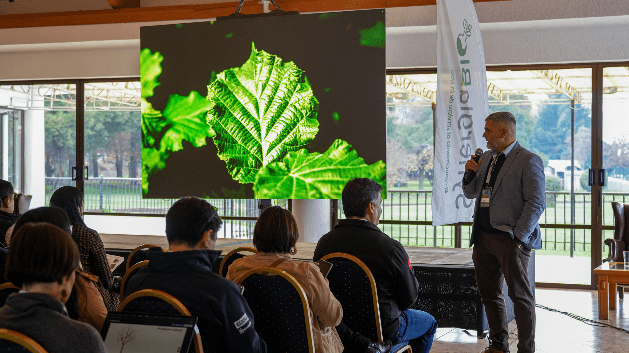 SynergiaBIO reúne a expertos nacionales e internacionales para analizar el futuro genético y biotecnológico del avellano europeo